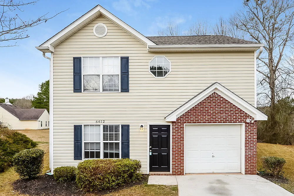 3 bed, 2.5 bath, 1438 sqft, $2,630 — Photo 1
