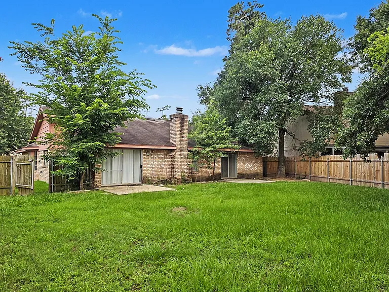 7410 Songwind Ln — Photo 16