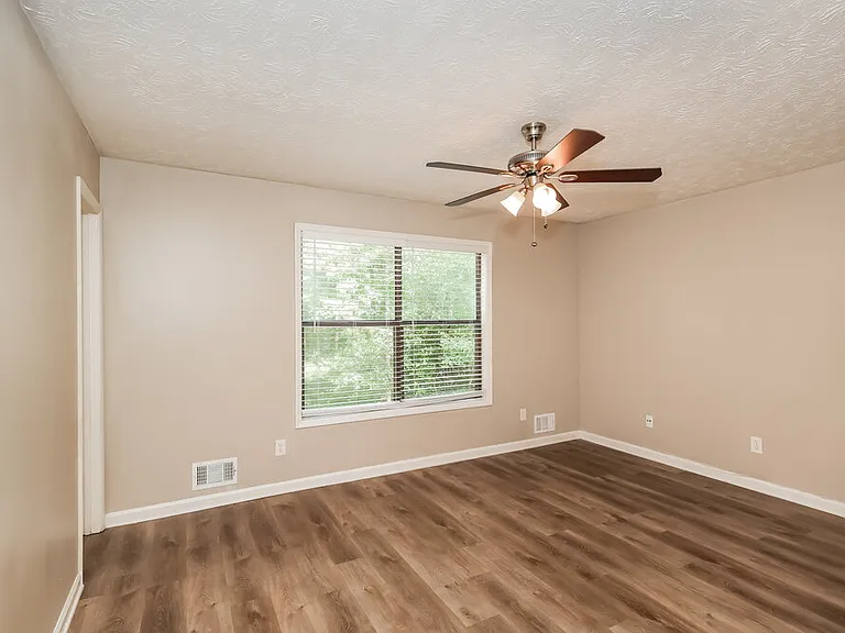 4140 Hawkins Xing — Photo 9