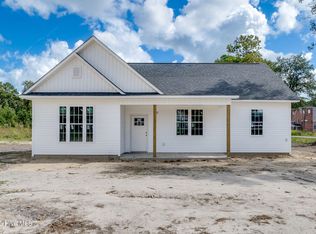 318 E1 Log Cabin Road, Teachey, NC 28464