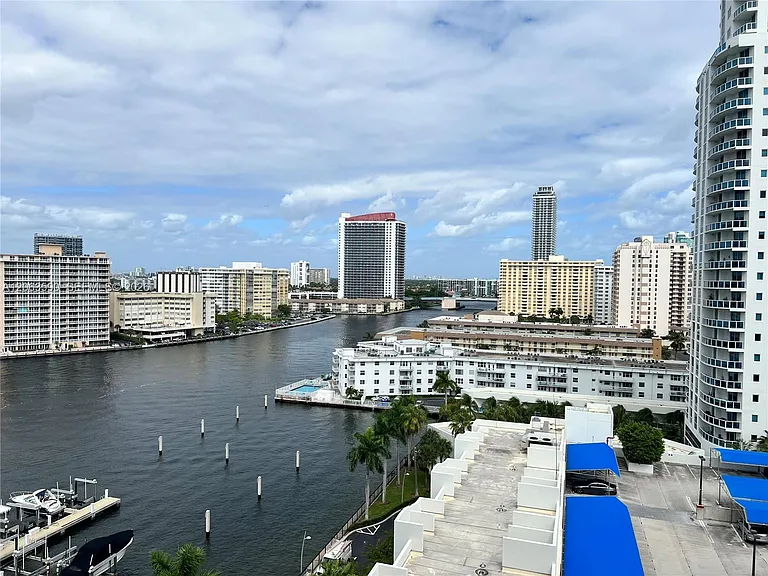 1965 S Ocean Dr #11H — Photo 2