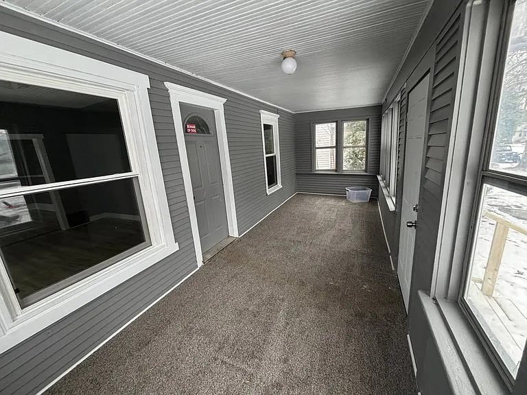 214 Denver St — Photo 10