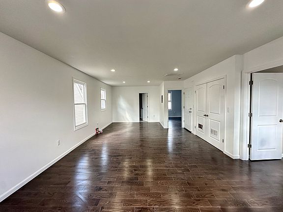 4th image of 105 S 7th St Floor 2