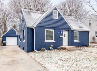 90 Columbia Ave, Waukesha, WI 53186