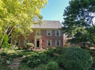 N12W29696 Southampton Dr, Waukesha, WI 53188