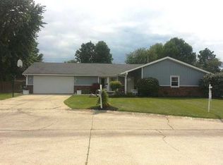 8205 N Seneca Dr, Muncie, IN 47303