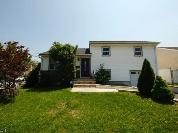 179 Standish St, Elizabeth City, NJ 07202