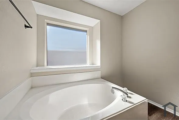 6209 San Marino Dr — Photo 9