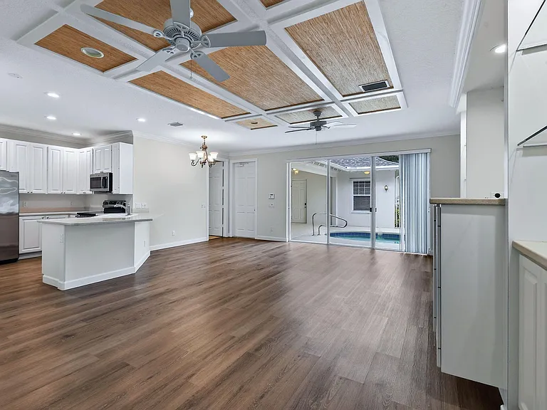 303 Caravelle Dr — Photo 11