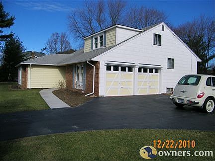 2nd image of 515 Elwood Rd
