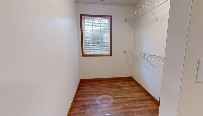 907 W Cherry St — Photo 6