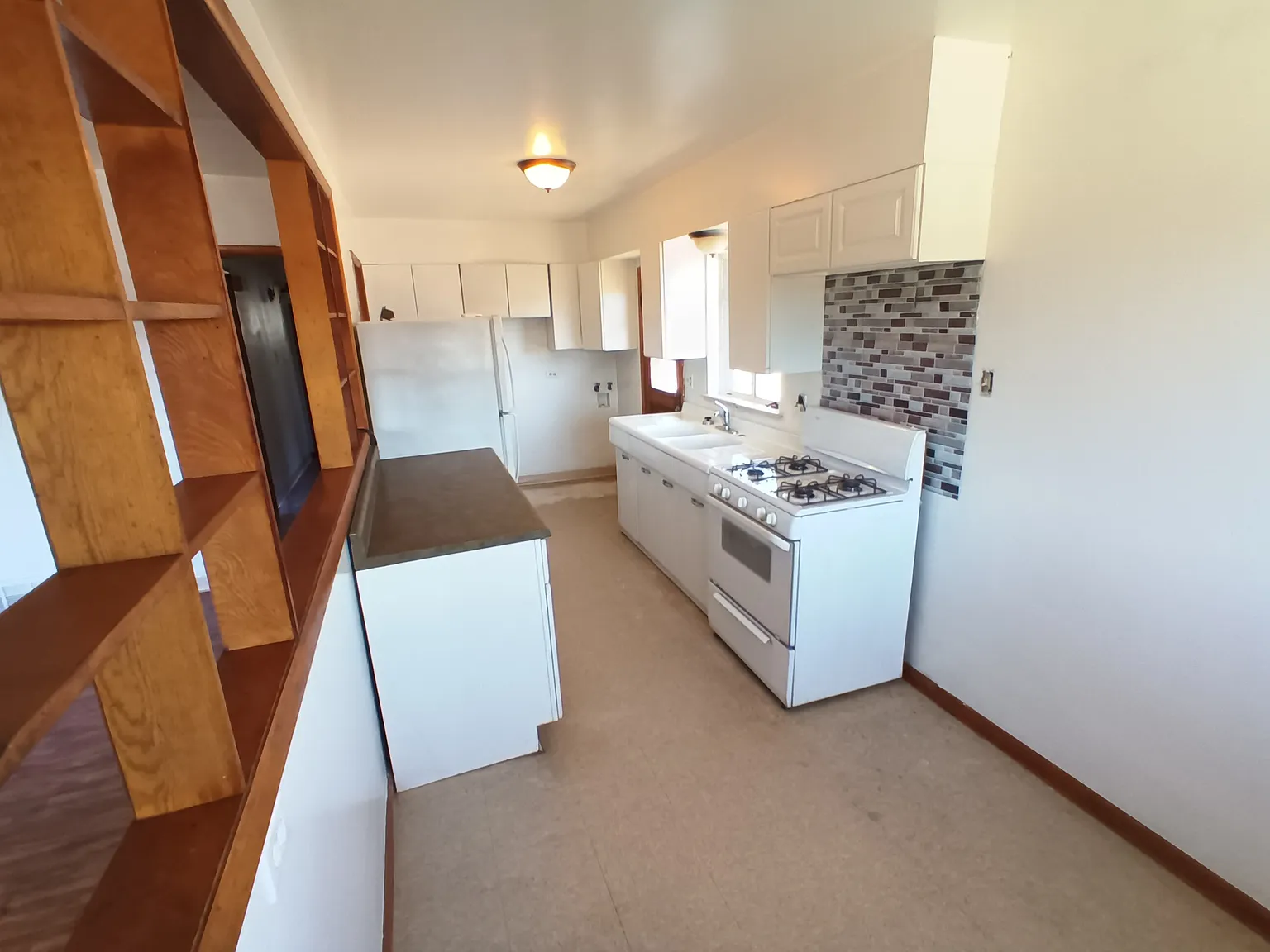2 bed, 954 sqft, $1,025 — Photo 2