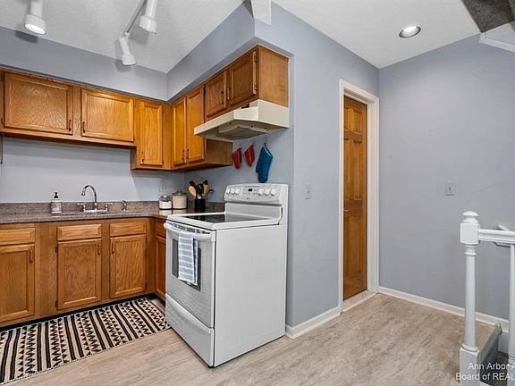 3rd image of 42123 Mill Race Cir #12