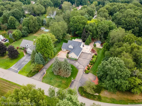 1761 Twin Lakes Blvd, Oxford, MI 48371