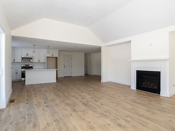 5th image of 4 Hayley Cir #0