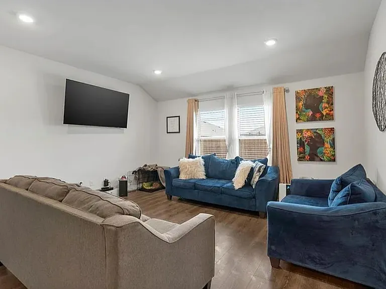 1304 Lowhill Dr — Photo 11