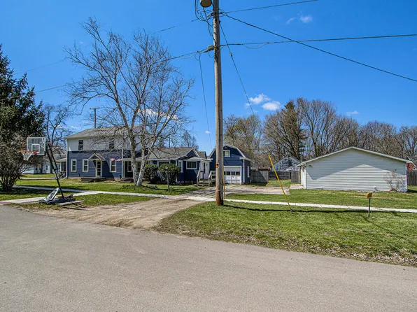 97 Division St, Galesburg, MI 49053