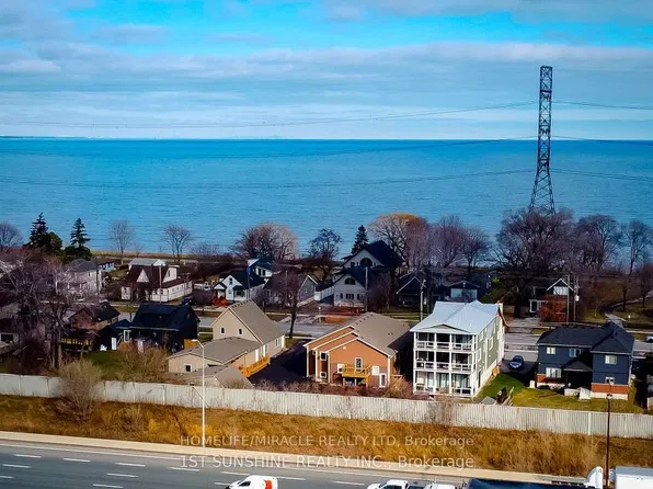 184 Beach Blvd, Hamilton, ON L8H 6V9