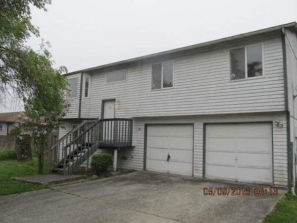1st image of 223 10th Ave N