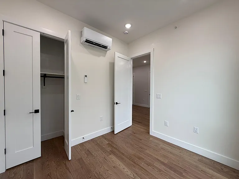 40 Lembeck Ave #31E — Photo 7
