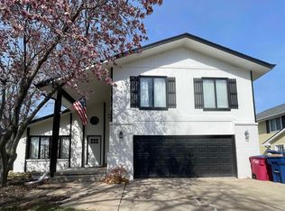 1306 Scott Rd, Papillion, NE 68046