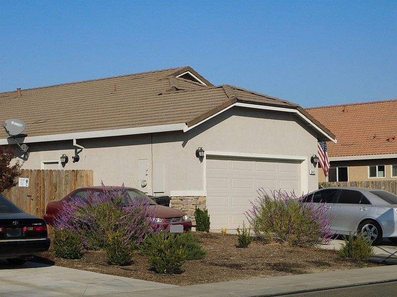 2nd image of 2451 Crystal Dr