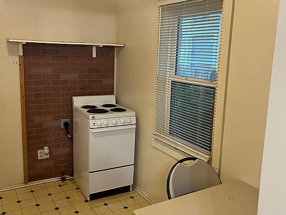4th image of 905 S Virginia St APT B