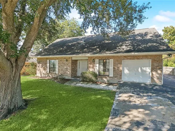 53 Parlange Dr, Destrehan, LA 70047