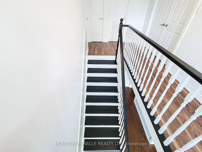 4559 Street Volodymyr Cres — Photo 38