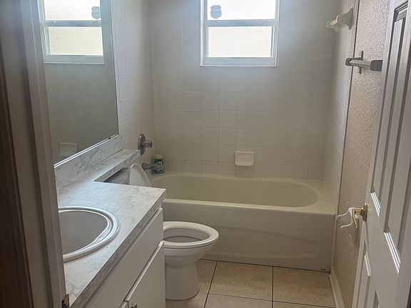 2nd image of 955 Highland Crest Cir
