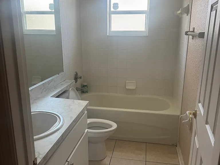 955 Highland Crest Cir — Photo 2