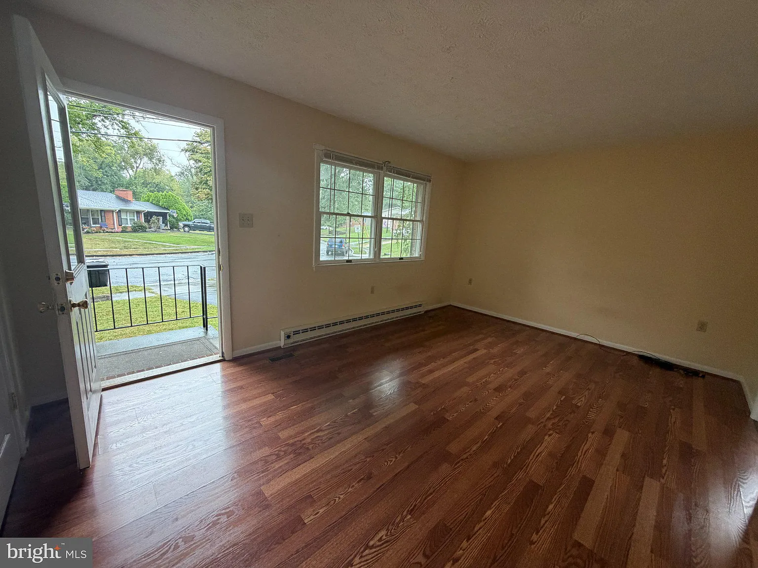 4 bed, 2.0 bath, 1583 sqft, $1,800 — Photo 4