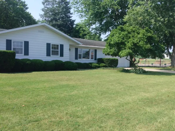 207 Reynolds St, Fennville, MI 49408