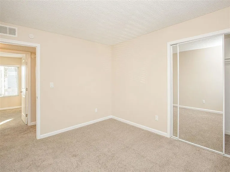 La Veta Grand Apartments — Photo 28