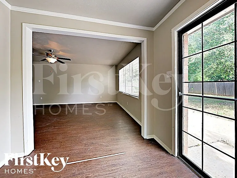 430 Kelly Ct — Photo 6
