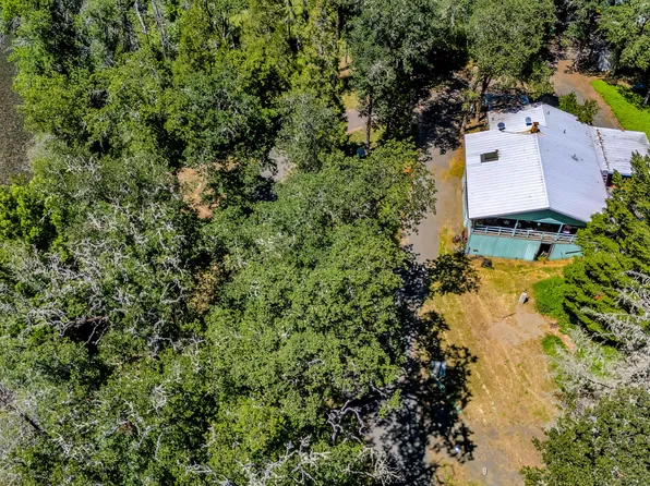 300 W 6th St, Kerby, OR 97531