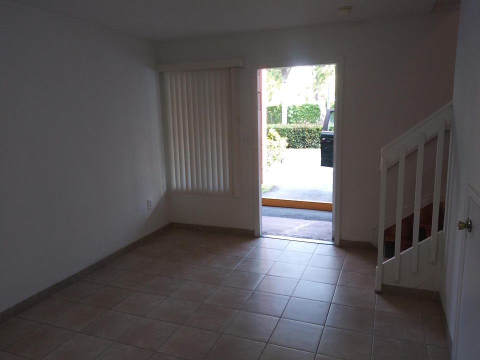 1st image of 960 NW 78th Ave