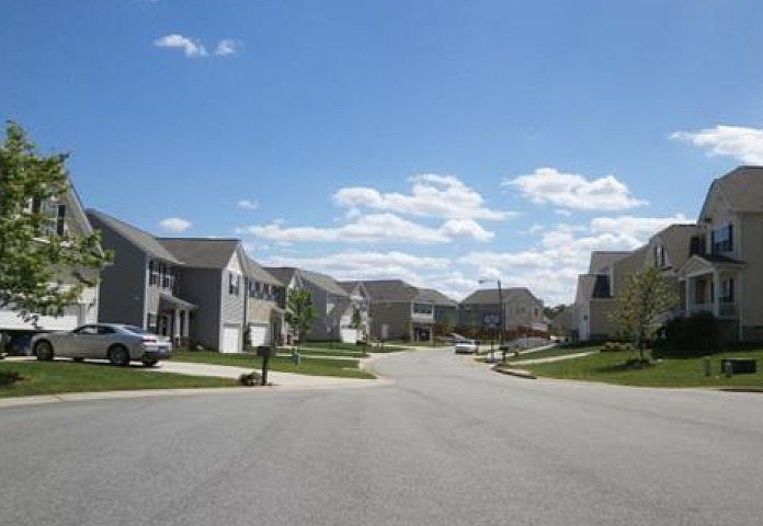 2nd image of 413 Five Pine Ct