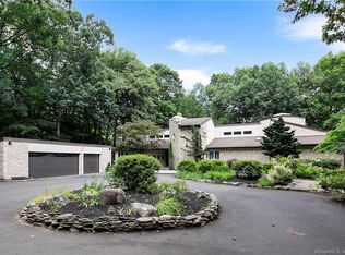40 Inverness Ct, Cheshire, CT 06410