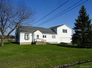 4581 Simmons Rd, Ransomville, NY 14131