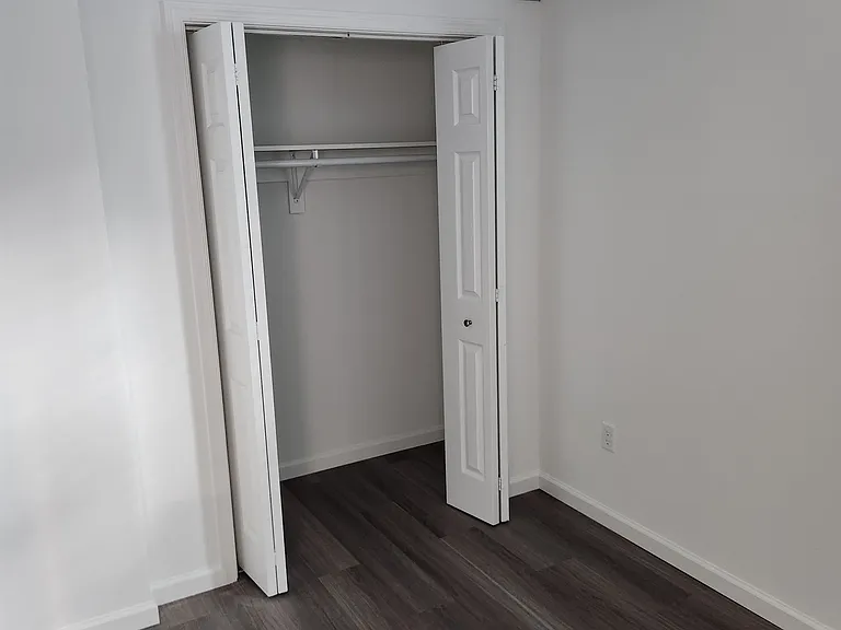 1840 Wharton St #1-R — Photo 5