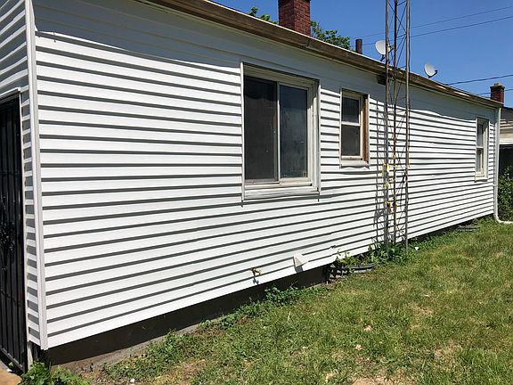 2nd image of 1401 Bolan Dr