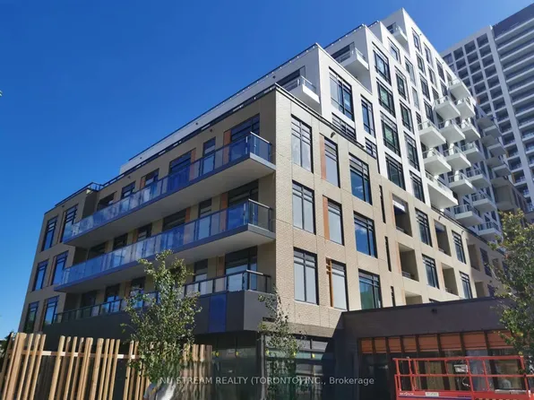 8 Beverley Glen Blvd, Vaughan, ON
