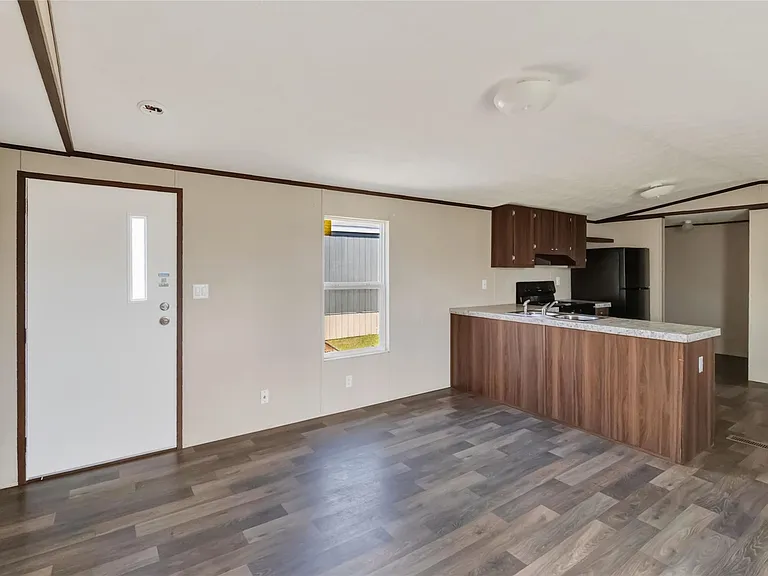 5670 E Highway 290 — Photo 3