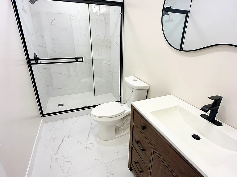 2521 Piedmont Ave #2 — Photo 4