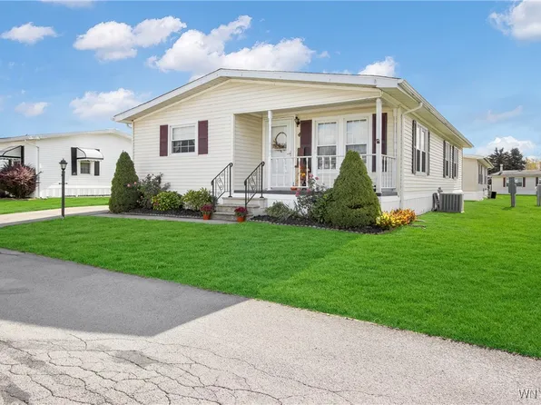 4 Juniper Ln, Buffalo, NY 14227