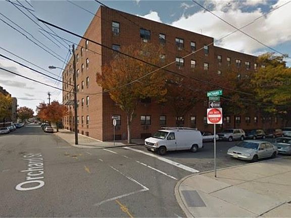 4th image of 15-31 Pennington Ct