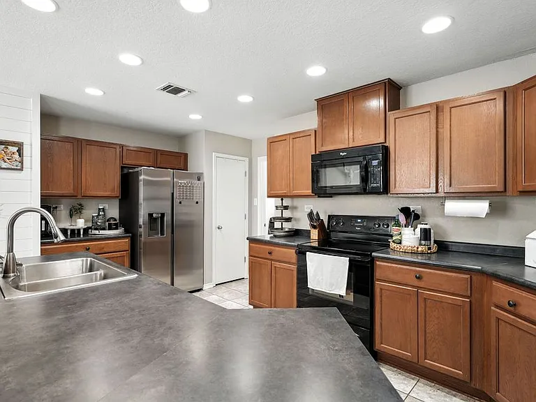 208 Gatewood Clf — Photo 8