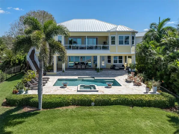 2509 Bayshore Rd, Nokomis, FL 34275