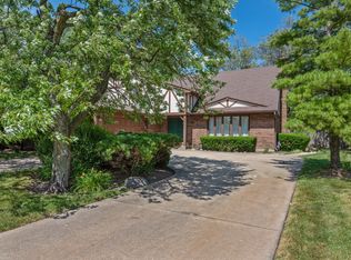 2706 Maynard Dr, Glenview, IL 60025